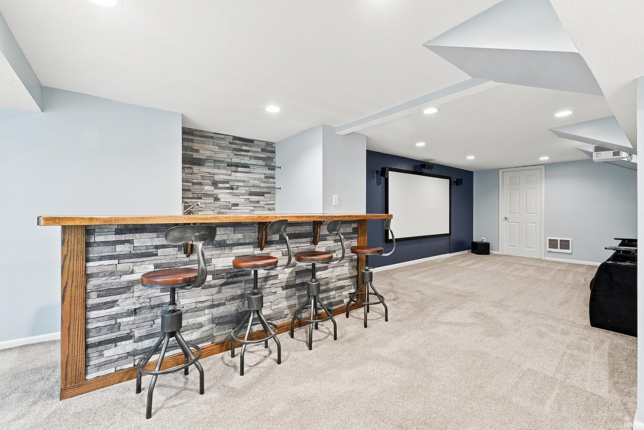 Image of 1016 W Washington Boulevard 1